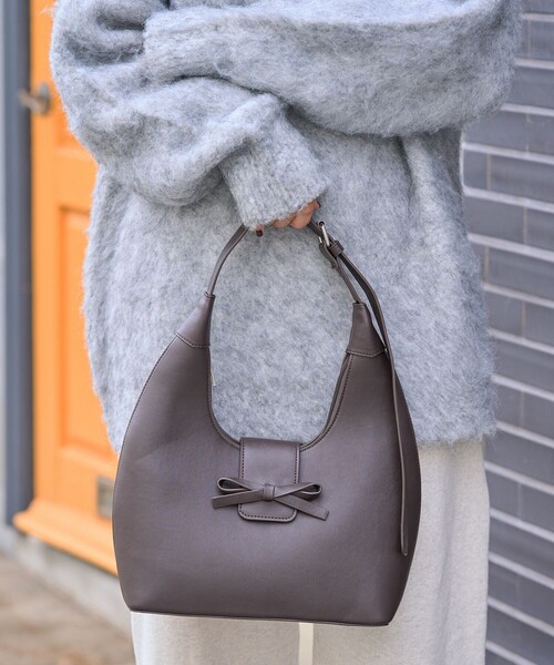 FREAK'S STORE（フリークスストア）の「限定展開　ワンポイント リボン ムーン ハンドバッグ（ハンドバッグ・レディース・ワイン/ブラック/ブラウン・ONE SIZE）」の5枚目の写真