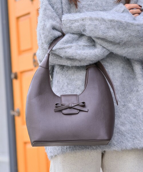 FREAK'S STORE（フリークスストア）の「限定展開　ワンポイント リボン ムーン ハンドバッグ（ハンドバッグ・レディース・ワイン/ブラック/ブラウン・ONE SIZE）」の6枚目の写真