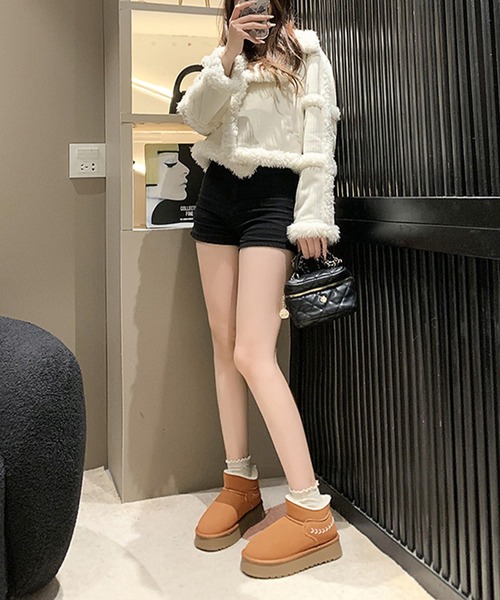 Lace Ladies(レースレディース)の「内ボア 厚底 フラット ムートン風 ブーツ(ブーツ・レディース・グレイッシュベージュ/ベージュ・22.5cm/23cm/23.5cm/24cm/24.5cm/25cm)」の7枚目の写真
