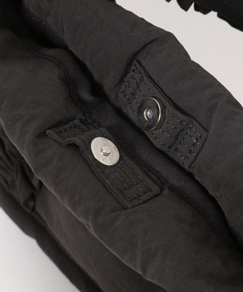 BAYFLOW（ベイフロー）の「[長財布も収納可能サイズ]フリルロゴトートS（トートバッグ・レディース・ブラック/ブルーグレー・FREE）」の4枚目の写真