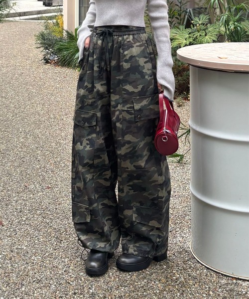 FOREVER 21（フォーエバー トゥエンティーワン）の「【2024FW】グランジカーゴパンツ（カーゴパンツ・レディース・ブラック/グレー系その他/カーキ・FREE）」の3枚目の写真