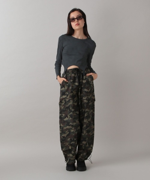 FOREVER 21（フォーエバー トゥエンティーワン）の「【2024FW】グランジカーゴパンツ（カーゴパンツ・レディース・ブラック/グレー系その他/カーキ・FREE）」の5枚目の写真