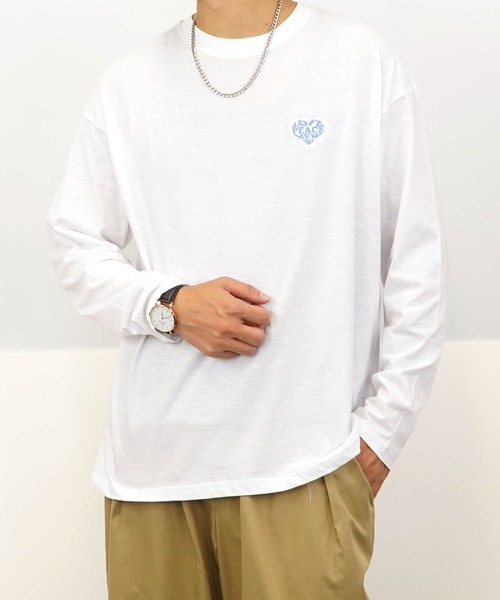 BAYBLO(ベイブロ)の「(GV)ユニセックス ワイドシルエット刺繍ロングスリーブTシャツ(Tシャツ/カットソー・メンズ・ホワイト系その他3/ブラウン/ライトブラック/スミクロ/モカ/ブラック/サックスブルー/ブラック系その他2/ホワイト系その他2/ダークグリーン/ブラック系その他3/ホワイト・L/LL/M)」の2枚目の写真