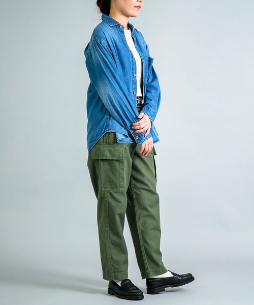 OMNIGOD（オムニゴッド）の「[OMNIGOD womens / オムニゴッド] 5.5ozデニム スプレッドカラーマニッシュシャツ（シャツ/ブラウス・レディース・インディゴブルー・2/3）」の4枚目の写真