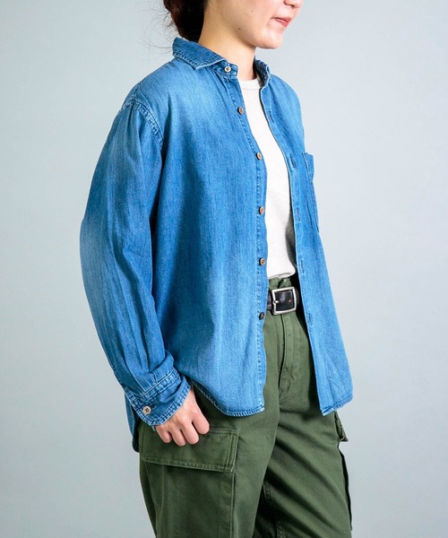 OMNIGOD（オムニゴッド）の「[OMNIGOD womens / オムニゴッド] 5.5ozデニム スプレッドカラーマニッシュシャツ（シャツ/ブラウス・レディース・インディゴブルー・2/3）」の2枚目の写真