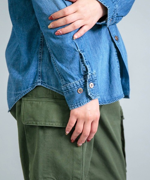 OMNIGOD（オムニゴッド）の「[OMNIGOD womens / オムニゴッド] 5.5ozデニム スプレッドカラーマニッシュシャツ（シャツ/ブラウス・レディース・インディゴブルー・2/3）」の12枚目の写真