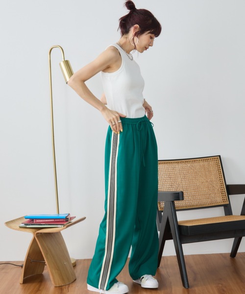 Auntie Rosa Holiday（アンティローザホリデー）の「サイドラインイージースラックスパンツ / サイズ展開あり（その他パンツ・レディース・グリーン/ネイビー/ブラック・SMALL/MEDIUM）」の13枚目の写真