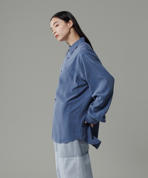 ADAM ET ROPE'(アダムエロペ)の「リラックス ドレープ レーヨン レギュラーカラーシャツ / ロングシーズン着用可能(シャツ/ブラウス・メンズ・ブラック/ブルー系その他5/キナリ/グリーン系その他2・L/M)」の7枚目の写真