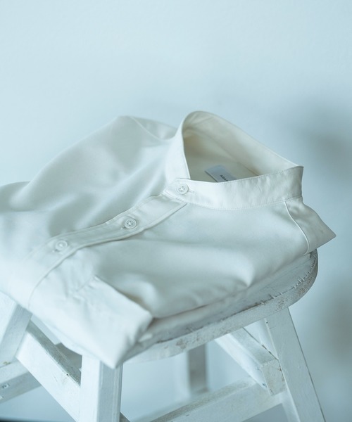 ADAM ET ROPE'(アダムエロペ)の「リラックス ドレープ レーヨン レギュラーカラーシャツ / ロングシーズン着用可能(シャツ/ブラウス・メンズ・ブラック/ブルー系その他5/キナリ/グリーン系その他2・L/M)」の5枚目の写真