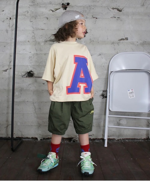 GROOVY COLORS(グルービーカラーズ)の「APPLE Wide Tee(Tシャツ/カットソー・キッズ・ベージュ・130)」の5枚目の写真