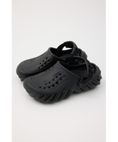 crocs（クロックス）の「エコー クロッグ（サンダル・レディース・アイボリー/ブラック・24cm/25cm/26cm/27cm/23cm）」の2枚目の写真