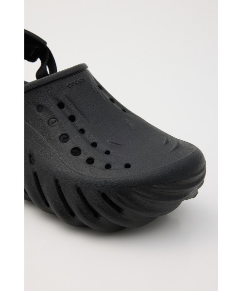 crocs（クロックス）の「エコー クロッグ（サンダル・レディース・アイボリー/ブラック・24cm/25cm/26cm/27cm/23cm）」の6枚目の写真