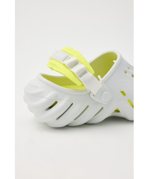 crocs（クロックス）の「エコー クロッグ（サンダル・レディース・アイボリー/ブラック・24cm/25cm/26cm/27cm/23cm）」の16枚目の写真