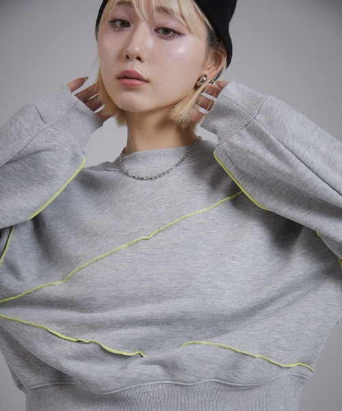 ENVYM(アンビー)の「バイカラーステッチスウェットPO(スウェット・レディース・ブラック/グレー/ダークグレー・FREE)」の9枚目の写真