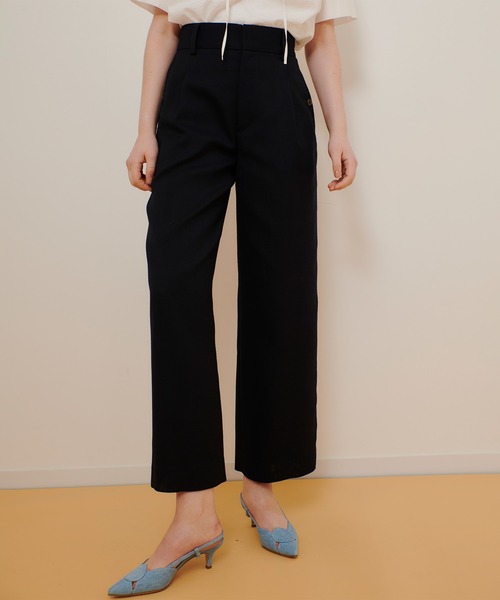 allureville(アルアバイル)の「リネンライクタックワイドパンツ(その他パンツ・レディース・ネイビー/ベージュ・2/1)」の2枚目の写真