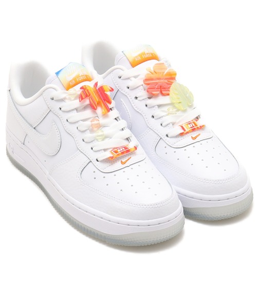 NIKE(ナイキ)の「NIKE WMNS AIR FORCE 1 '07 LX / ナイキ ウィメンズ エア フォース 1 '07 LX 【SP】(スニーカー・レディース・ホワイト・24.0cm/23.0cm/24.5cm/23.5cm/25.0cm)」の1枚目の写真