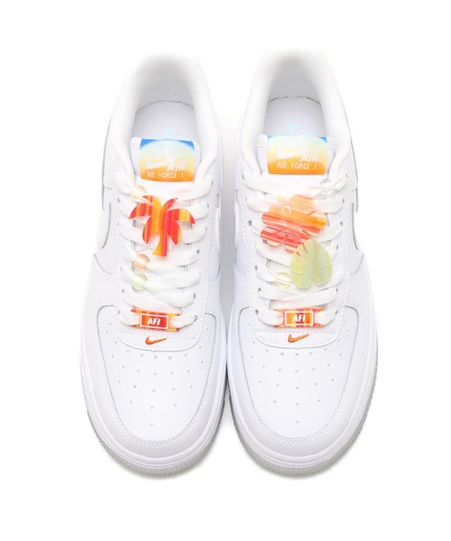 NIKE(ナイキ)の「NIKE WMNS AIR FORCE 1 '07 LX / ナイキ ウィメンズ エア フォース 1 '07 LX 【SP】(スニーカー・レディース・ホワイト・24.0cm/23.0cm/24.5cm/23.5cm/25.0cm)」の2枚目の写真