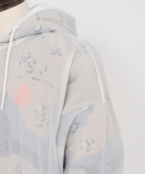 ADAM PATEK(アダムパテック)の「【ADAMPATEK/アダムパテック】sheer mesh camouflage hooded blouson/メッシュxカモフラフーデッドブルゾン(マウンテンパーカー・レディース・ホワイト/ブラック・1/2)」の8枚目の写真