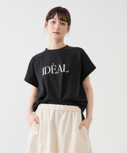 MELROSE claire（メルローズ クレール）の「ラグランロゴTシャツ（Tシャツ/カットソー・レディース・グレイッシュベージュ/オフホワイト/ブラック・FREE）」の2枚目の写真