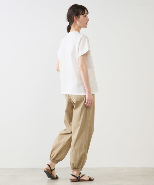 MELROSE claire（メルローズ クレール）の「ラグランロゴTシャツ（Tシャツ/カットソー・レディース・グレイッシュベージュ/オフホワイト/ブラック・FREE）」の7枚目の写真