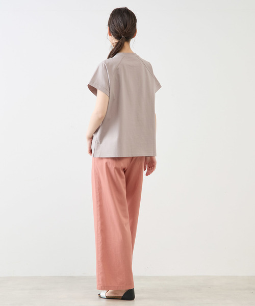 MELROSE claire（メルローズ クレール）の「ラグランロゴTシャツ（Tシャツ/カットソー・レディース・グレイッシュベージュ/オフホワイト/ブラック・FREE）」の11枚目の写真