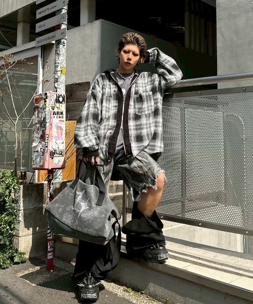 XU（エックスユー）の「【Never mind the XU】layered check shirts / 【ネバーマインド ザ エックスユー】レイヤードチェックフード長袖シャツパーカー（シャツ/ブラウス・メンズ・ブラック×ホワイト・ONE SIZE）」の3枚目の写真