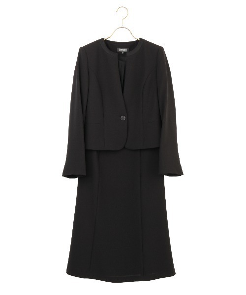 AOYAMA（アオヤマ）の「【ブラックフォーマルアンサンブル】自宅で洗える！ノーカラージャケット＋シフォンフリルブラウスワンピース〈大きいサイズあり〉｜喪服・礼服・冠婚葬祭・オケージョン｜（スーツセット・レディース・ブラック・5号/7号/9号/11号/13号/15号/17号/19号/21号/23号/25号/27号/29号）」の5枚目の写真