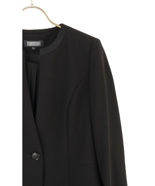 AOYAMA（アオヤマ）の「【ブラックフォーマルアンサンブル】自宅で洗える！ノーカラージャケット＋シフォンフリルブラウスワンピース〈大きいサイズあり〉｜喪服・礼服・冠婚葬祭・オケージョン｜（スーツセット・レディース・ブラック・5号/7号/9号/11号/13号/15号/17号/19号/21号/23号/25号/27号/29号）」の8枚目の写真