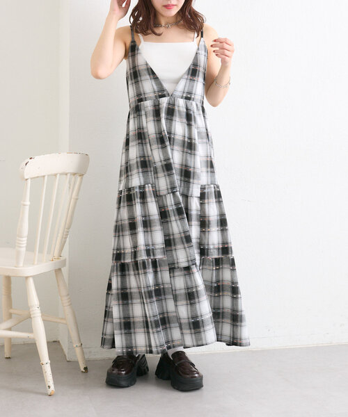 w closet（ダブルクローゼット）の「タックティアードキャミワンピース（ワンピース・レディース・ピンク/ブラック系その他/ブラック/レッド/オフホワイト・FREE）」の19枚目の写真