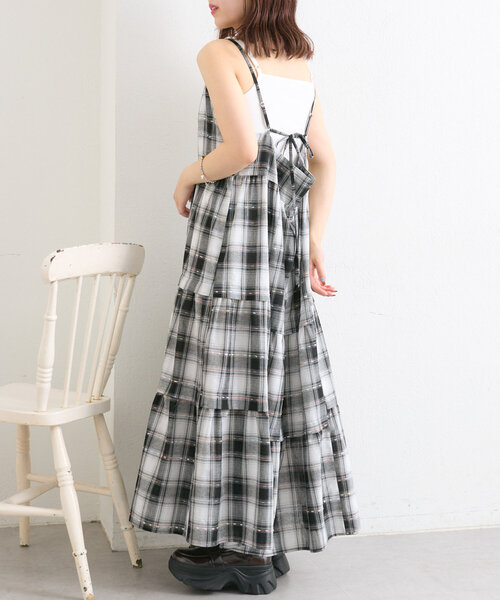 w closet（ダブルクローゼット）の「タックティアードキャミワンピース（ワンピース・レディース・ピンク/ブラック系その他/ブラック/レッド/オフホワイト・FREE）」の20枚目の写真