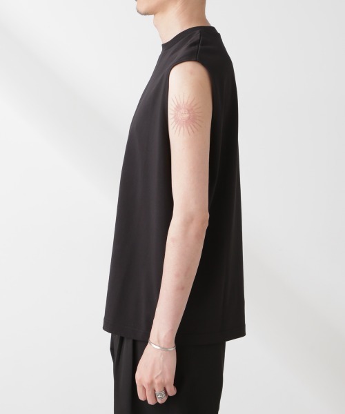 NANO universe（ナノユニバース）の「クールタッチ プレーティング天竺 ノースリーブ（タンクトップ・メンズ・ホワイト/ブラック・M/L）」の17枚目の写真