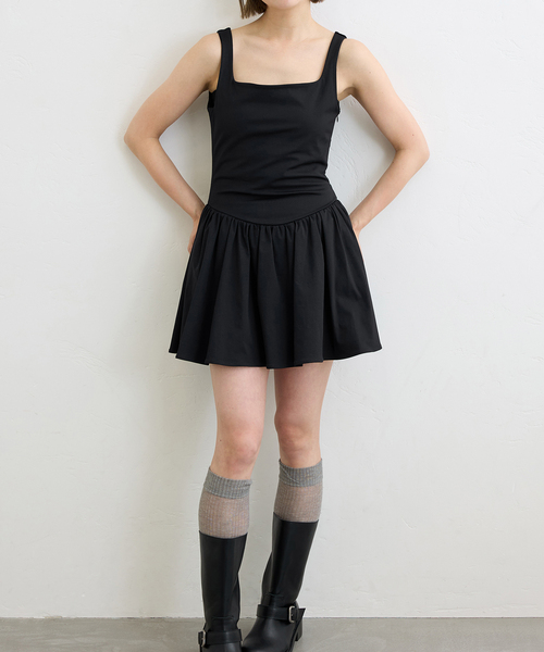 U by SPICK&SPAN（ユーバイスピックアンドスパン）の「ハイゲージカットミニワンピース（ワンピース・レディース・ブラック/White・FREE）」の2枚目の写真