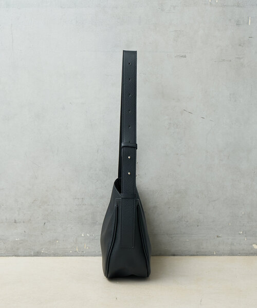 BIRTHDAY BAR（バースデイバー）の「フェイクレザーワンショルダーバッグ（トートバッグ・レディース・ブラック/サンドベージュ・0）」の9枚目の写真