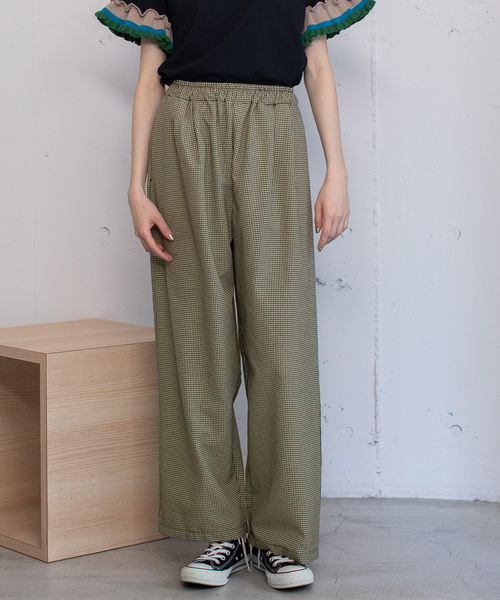 POU DOU DOU(プードゥドゥ)の「ストレートタックイージーパンツ(その他パンツ・レディース・ブラック/スミクロ/ブルー・M)」の2枚目の写真