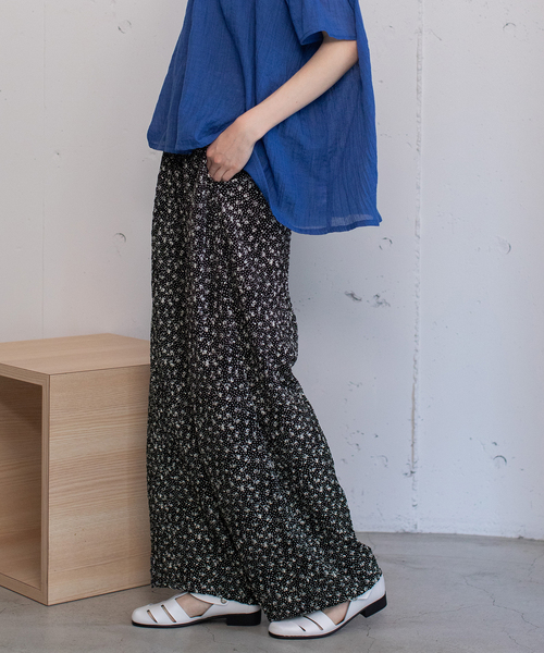 POU DOU DOU(プードゥドゥ)の「ストレートタックイージーパンツ(その他パンツ・レディース・ブラック/スミクロ/ブルー・M)」の9枚目の写真