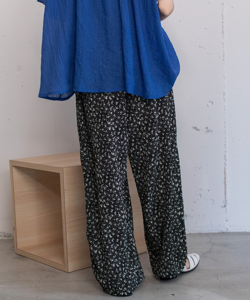 POU DOU DOU(プードゥドゥ)の「ストレートタックイージーパンツ(その他パンツ・レディース・ブラック/スミクロ/ブルー・M)」の8枚目の写真