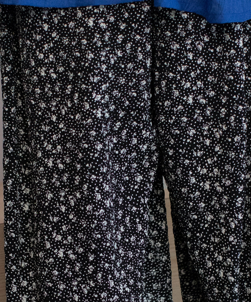 POU DOU DOU(プードゥドゥ)の「ストレートタックイージーパンツ(その他パンツ・レディース・ブラック/スミクロ/ブルー・M)」の7枚目の写真