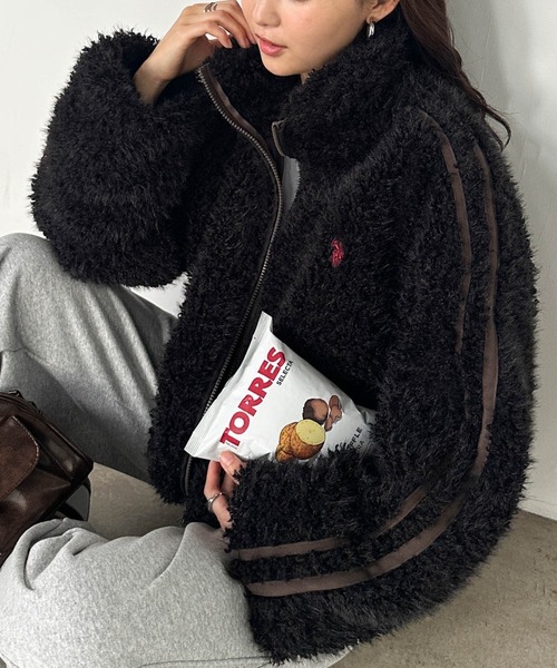 U.S. POLO ASSN.(ユーエスポロアッスン)の「RANAN/solleim別注【U.S.POLO ASSN.】刺繍ボアブルゾン(ブルゾン・レディース・アイボリー/ブラック・M/L/LL)」の2枚目の写真