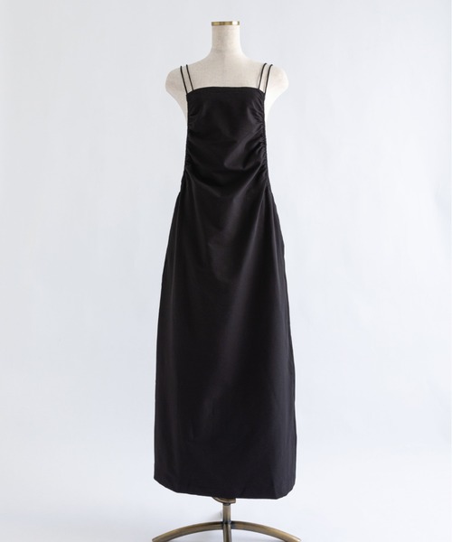 EN NEUME(エンノイム)の「Water-Repellent Light Seersucker Cami Dress(ワンピース・レディース・ブラウン/ブラック/レッド・FREE)」の17枚目の写真