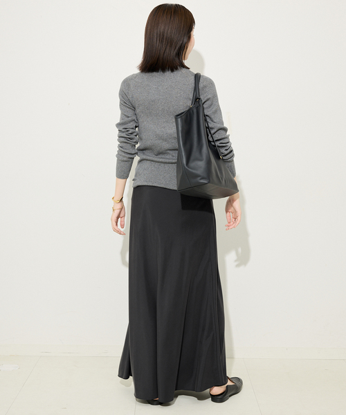 SLOBE IENA（スローブイエナ）の「《3サイズ展開/WEB限定/追加4》フィブリルマーメイドフレアスカート（スカート・レディース・ブラック/ブラウン・36/40/38）」の4枚目の写真