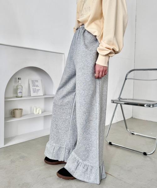 SOLLON.（ソルロン）の「ワンポイントロゴ裾フリルパンツ（スウェットパンツ・レディース・グレー/ブラック・FREE）」の14枚目の写真