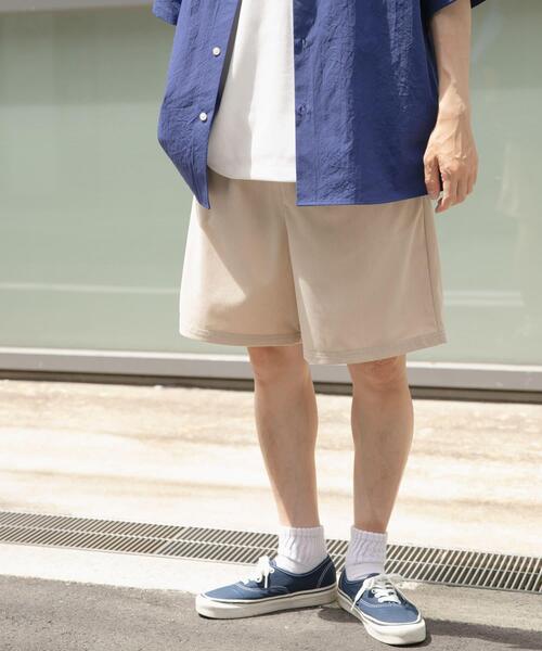 ITEMS URBANRESEARCH(アイテムズ アーバンリサーチ)の「サマーコーデュロイイージーショーツ(その他パンツ・メンズ・ベージュ/チャコールグレー/ブルー/ブラウン・LARGE/MEDIUM)」の1枚目の写真