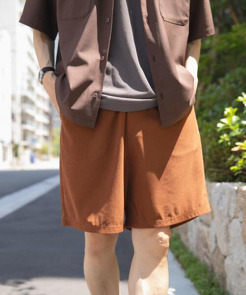 ITEMS URBANRESEARCH(アイテムズ アーバンリサーチ)の「サマーコーデュロイイージーショーツ(その他パンツ・メンズ・ベージュ/チャコールグレー/ブルー/ブラウン・LARGE/MEDIUM)」の3枚目の写真