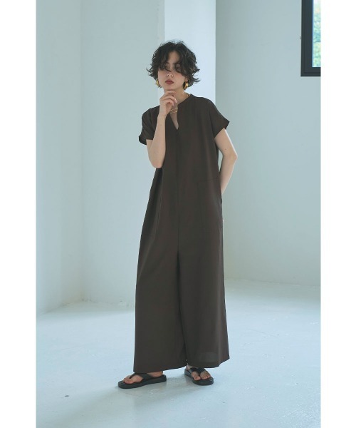 marjour(マージュール)の「EFFORTLESS AIRY WIDE JUMPSUIT(サロペット/オーバーオール・レディース・ブラック/ブラウン・M)」の1枚目の写真