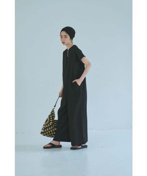 marjour(マージュール)の「EFFORTLESS AIRY WIDE JUMPSUIT(サロペット/オーバーオール・レディース・ブラック/ブラウン・M)」の12枚目の写真