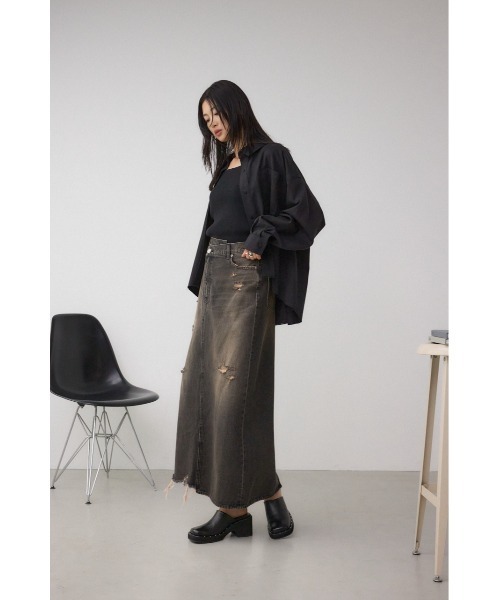 AZUL by moussy（アズールバイマウジー）の「ラウンドヘムルーズシャツ（シャツ/ブラウス・レディース・ブラウン/ブラック/グレイッシュベージュ・FREE）」の18枚目の写真