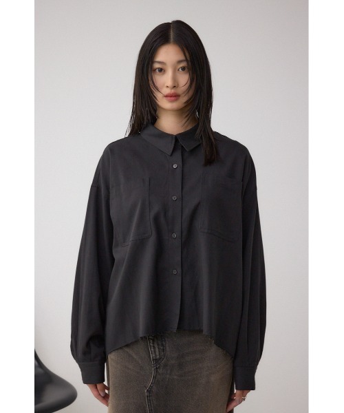 AZUL by moussy（アズールバイマウジー）の「ラウンドヘムルーズシャツ（シャツ/ブラウス・レディース・ブラウン/ブラック/グレイッシュベージュ・FREE）」の19枚目の写真