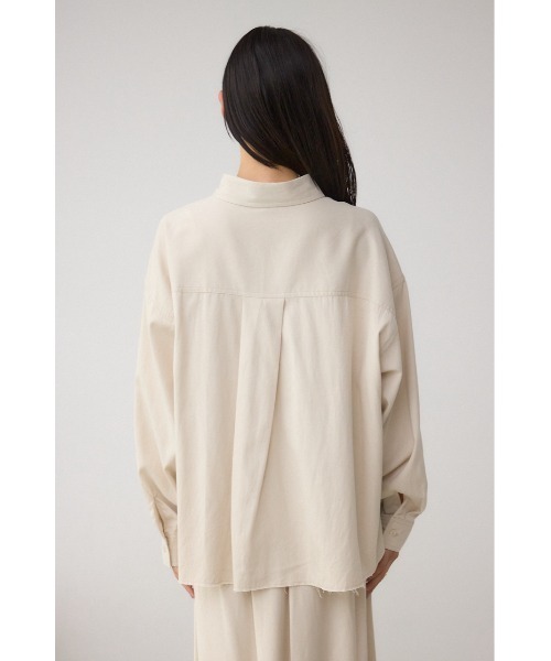 AZUL by moussy（アズールバイマウジー）の「ラウンドヘムルーズシャツ（シャツ/ブラウス・レディース・ブラウン/ブラック/グレイッシュベージュ・FREE）」の10枚目の写真