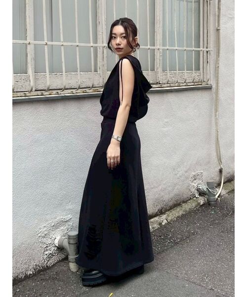 EVRIS（エヴリス）の「ビスチェセットフーディロングワンピース（ワンピース・レディース・グレー/ブラック/ブルー・FREE）」の2枚目の写真