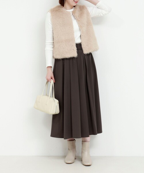 MICO COULIER（ミコクリエ）の「フェイクフォックスファーベスト（ブルゾン・レディース・グレイッシュベージュ/ベージュ・38）」の5枚目の写真